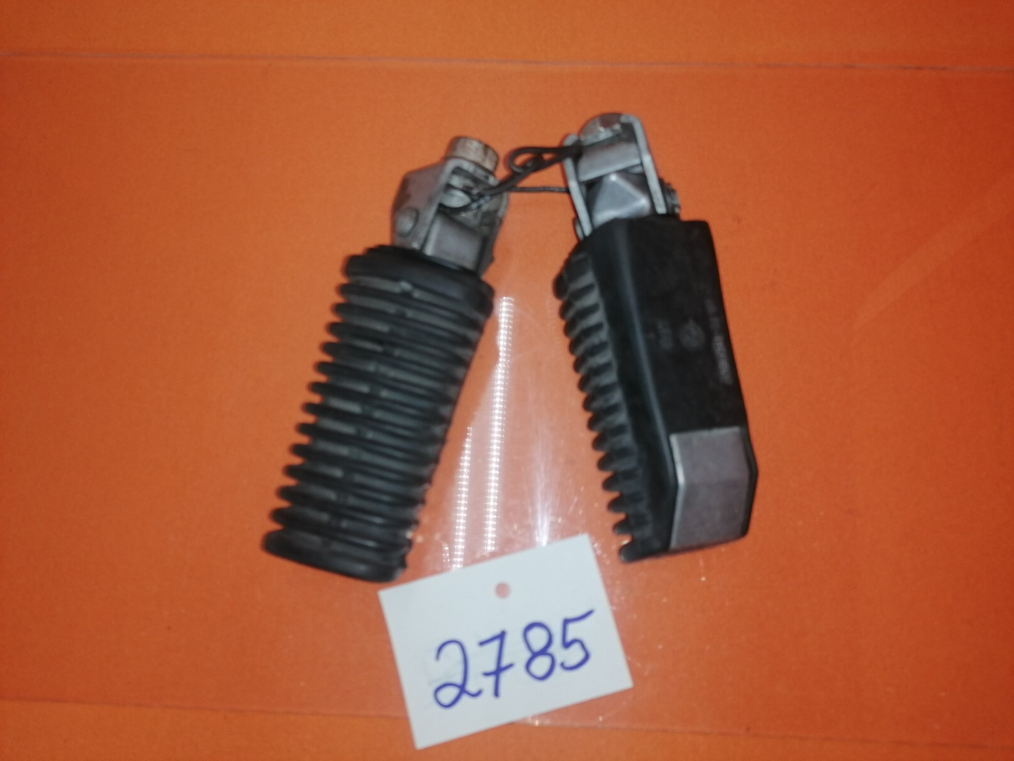 BMW R80 R100 Fußrasten hinten Soziusfußrasten1