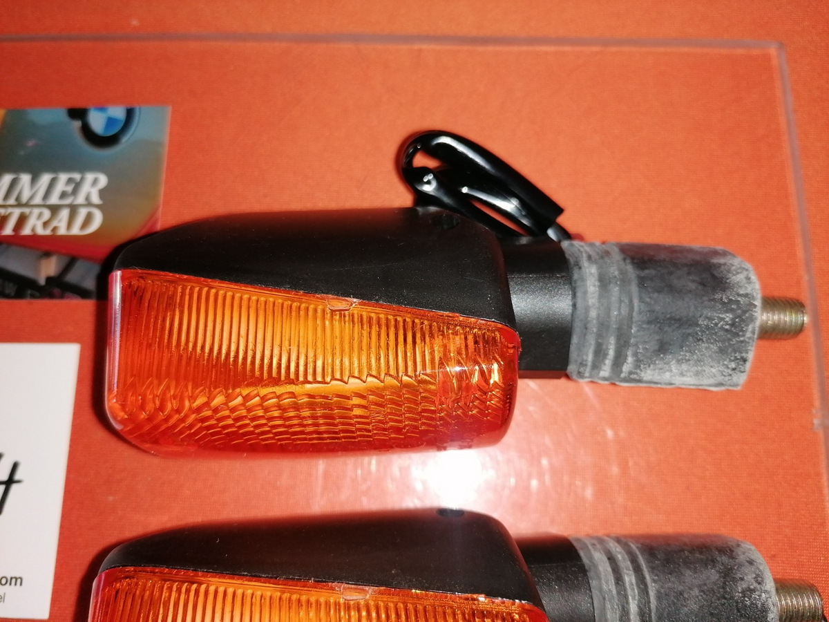 BMW Zubehör Blinker Gummi gelagert NEU 37142