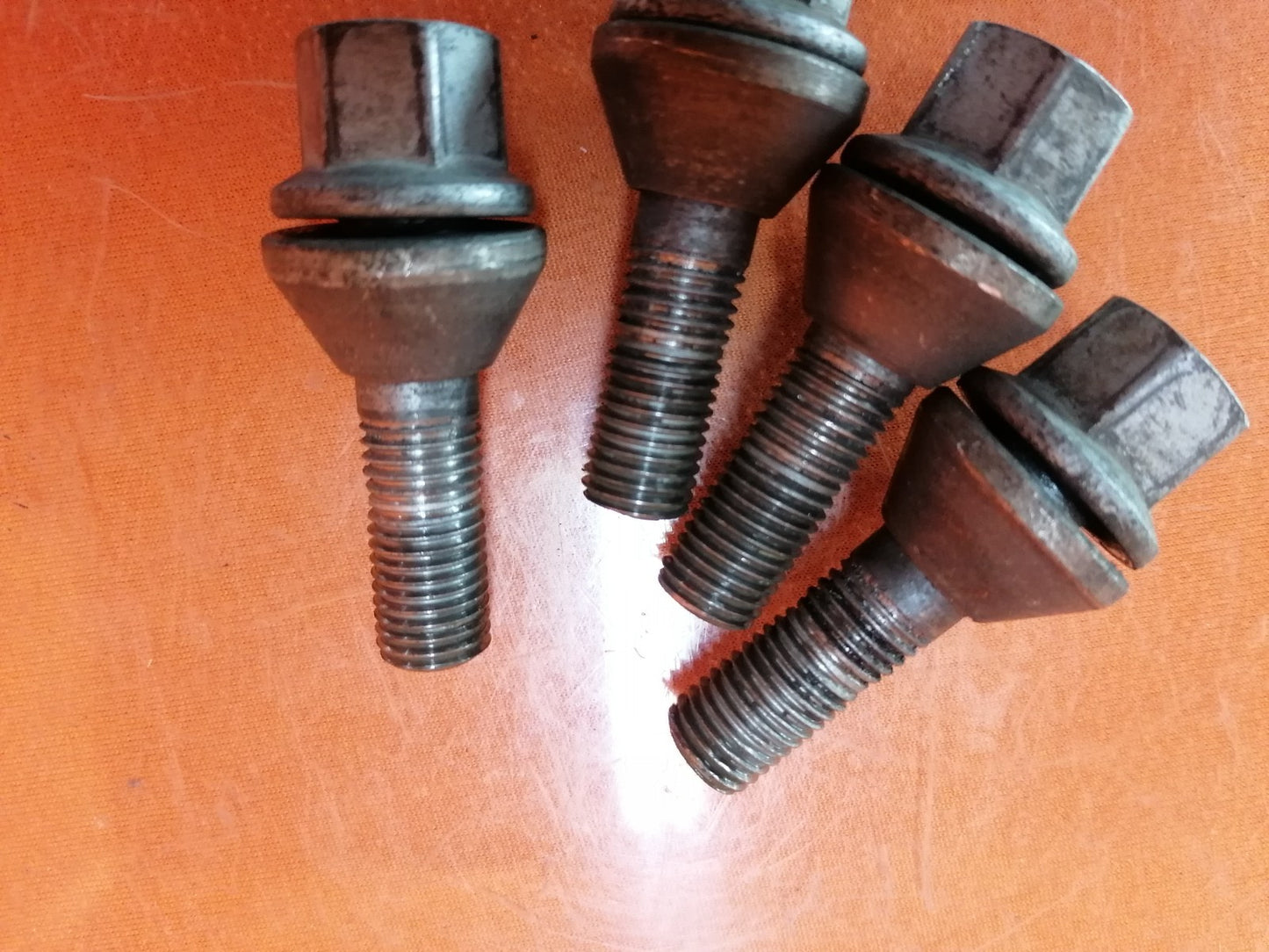 BMW R80 R100 Radschrauben 50mm lang 33763
