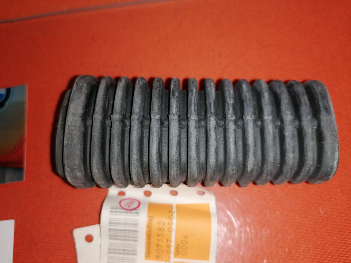 BMW R65 R80 R100 K75 K100 K1100 Fußrastengummi NEU OEM 37021