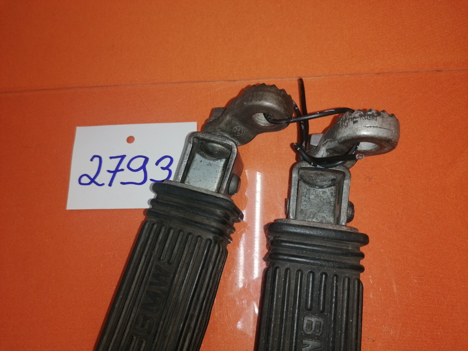 BMW R80 R100 Fußrasten hinten Soziusfußrasten2